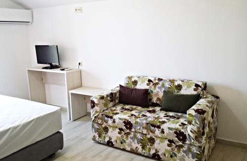 Paralia Pantaleimonos Apartment | Efrosini Hotel Apartments & Studios