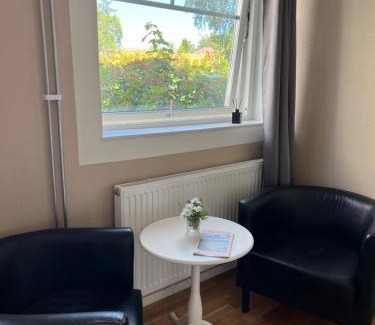Vikingstad Apartment | Egen lägenhet i charmig miljö i Linköping V