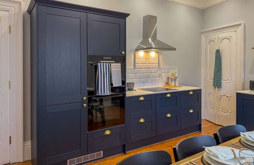 Penrith House | Egerton House Penrith - a cottage that sleeps 8 guests in 4 bedrooms
