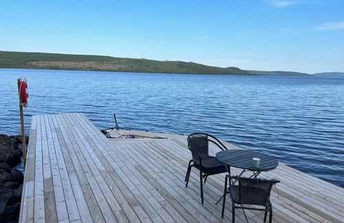 Stromsund Municipality Apartment | Eget Enkelt Dubbelrum med Hall i Modernt Hem, Naturnära