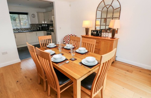 Milford Haven Cottage | EGRET, pet friendly, character holiday cottage in Milford Haven
