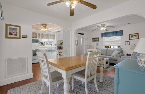 Chincoteague Cottage | Egret's Walk - Charming Cottage on North Main!