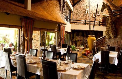 Marken Cabin | Ehlathini Game Lodge