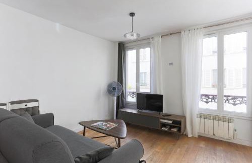 Faubourg Saint-Germain Apartment | Eiffel Tower Royal Apartment