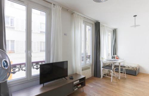 Faubourg Saint-Germain Apartment | Eiffel Tower Royal Apartment