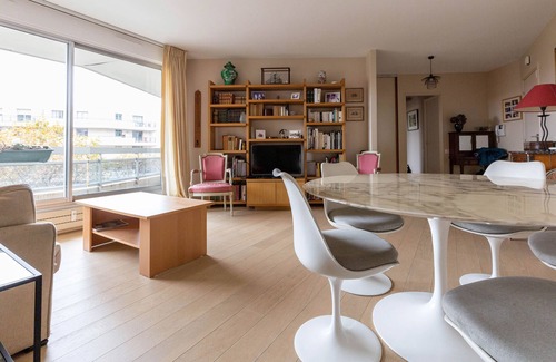 Chaillot Apartment | Eiffel Tower Skyline, by Veeve
