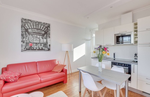 Saint-Thomas-d'Aquin Apartment | Eiffel Tower View + Terrace