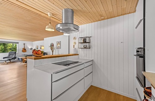 Hou House | "Eine" - from the sea by Interhome
