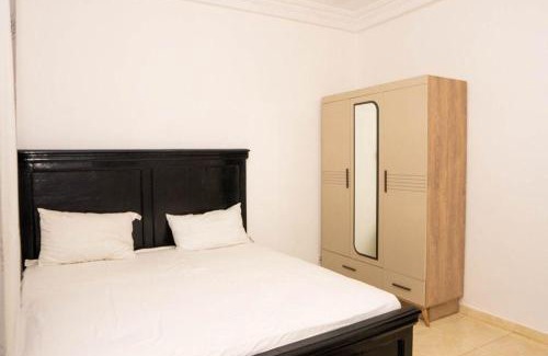 West Coast Division House | EJ Apartments