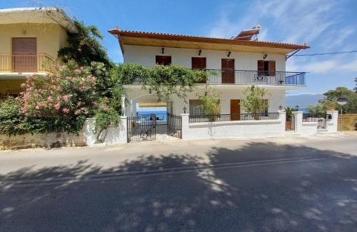 Kalamata House | Ekie Apartment with sea view