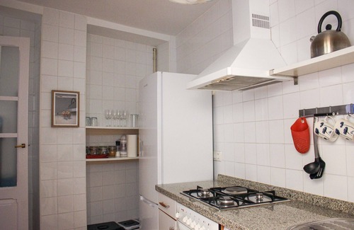 Old Town Apartment | El 8 de Serranos bottom house with garage