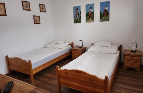 Izsak Resort | El Bronco Western Ranch