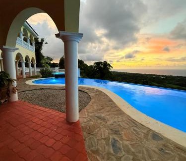 Cabrera House | El Castillo Tropical