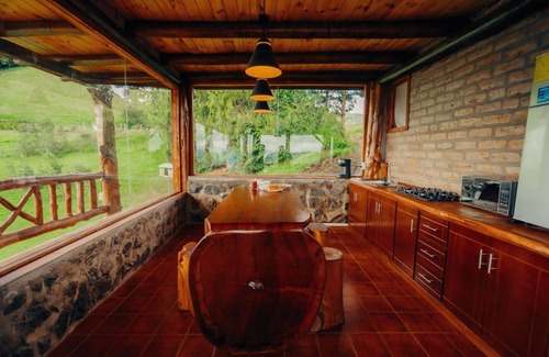 Banos de Agua Santa Hotel | EL CEDRO SOÑADO