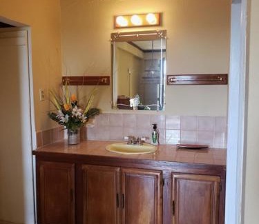 Burrell Boom Hotel | El Chiclero Inn