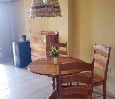 Burrell Boom Hotel | El Chiclero Inn