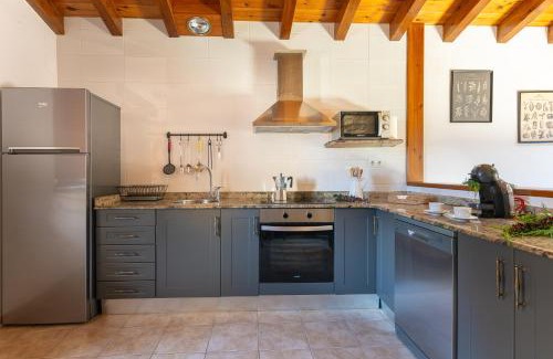 Argomilla Cabin | El currillo preciosa casa rural al lado cabarceno