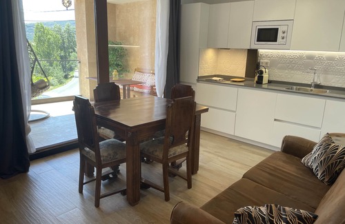 Montejo de la Sierra Apartment | El Edificio Contiene 5 Magníficos Apartamentos y una Sala Común,