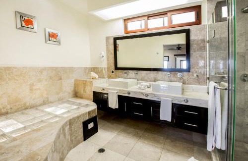 Downtown Apartment | El Faro 302 CORAL 3 Bdrs PH