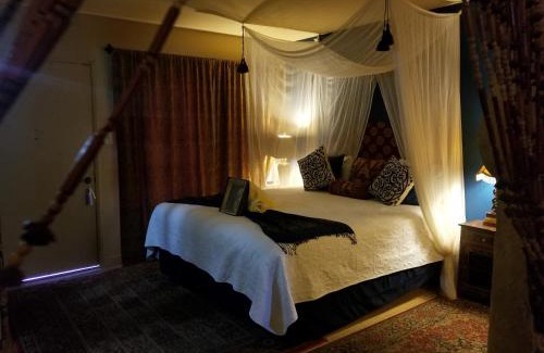 Desert Hot Springs Bed & Breakfast | El Morocco Inn & Spa