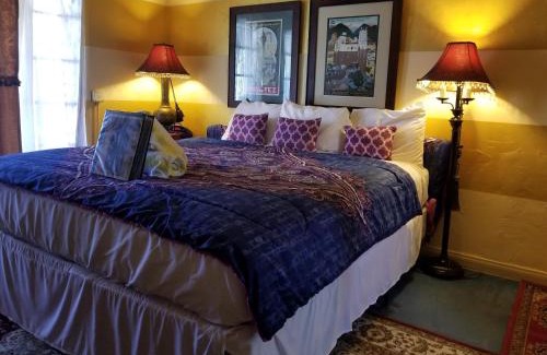 Desert Hot Springs Bed & Breakfast | El Morocco Inn & Spa