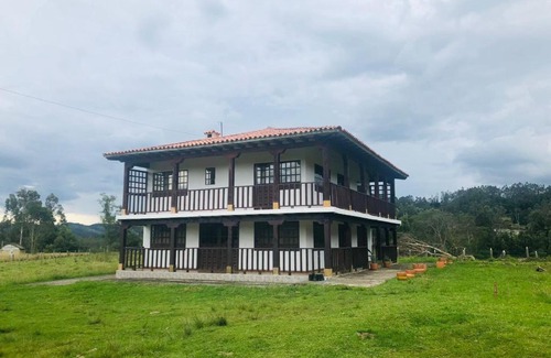 Arcabuco House | El Pentagono Verde