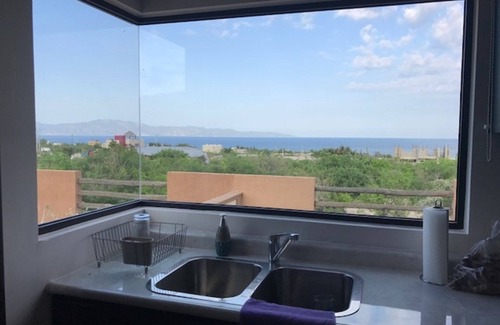 El Sargento House | El Sargento/La Ventana Private Home near the Beach. Strong Wi-Fi, Smart TV!