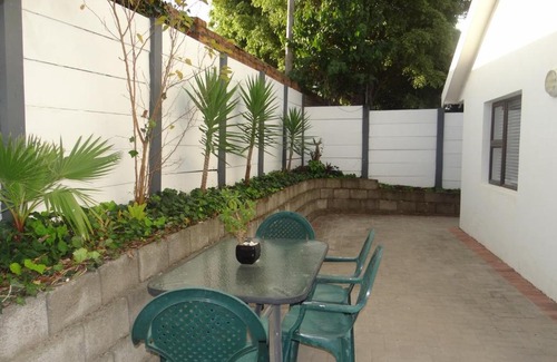 Beacon Bay House | Eland Place Self Catering Guest House