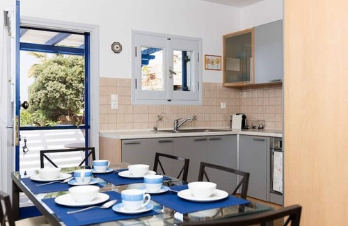 Stelida Villa | Elanora Villa