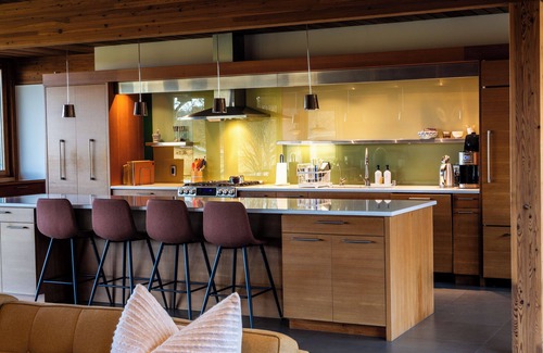 Spring Green House | Elderflower Retreat: a modern ranch overlooking the valley with view of Taliesin