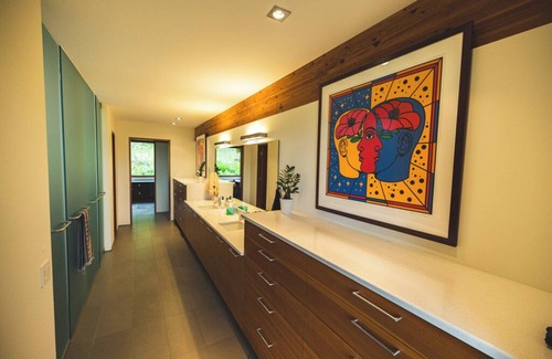 Spring Green House | Elderflower Retreat: a modern ranch overlooking the valley with view of Taliesin