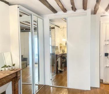 Porte-Saint-Martin Apartment | Electra mini-studio