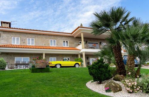 Pacos De Ferreira Bed & Breakfast | Elegância & Carros Hotel