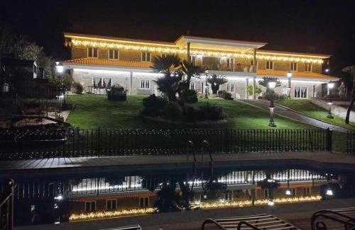Pacos De Ferreira Bed & Breakfast | Elegância & Carros Hotel