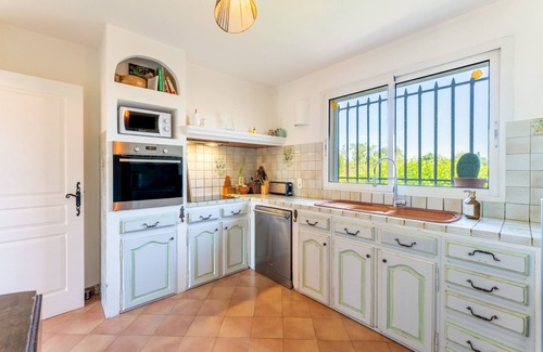 Eygalieres House | Elegance and serenity in the heart of the Alpilles: stay at Mas Lis Amélie in Eygalières