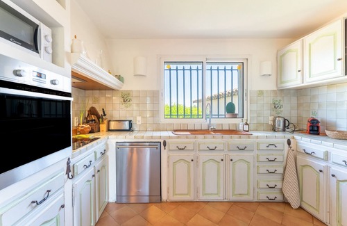 Eygalieres House | Elegance and serenity in the heart of the Alpilles: stay at Mas Lis Amélie in Eygalières