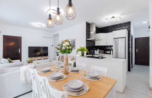 Alicante City Centre Apartment | Elegance CityScape