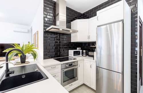 Alicante City Centre Apartment | Elegance CityScape