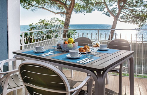 Grado Historic Centre Apartment | Elegance & Komfort mit Meerblick