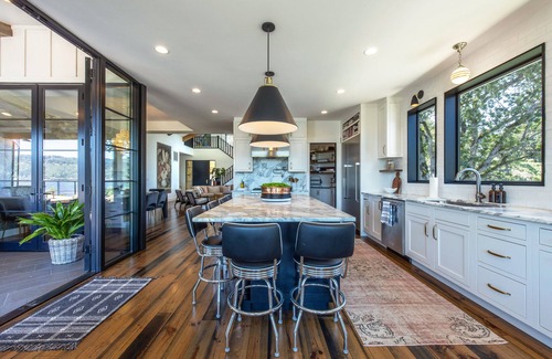 Hood River House | Elegance Overlooking Columbia River, Hot Tub, Bocce Ball