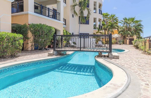 Playa Apartment | Elegancia Ocean View with Cooling Pool