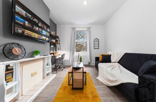 Goodmayes Apartment | Elegant 1 Bdr Flat in Goodmayes w Free Parking