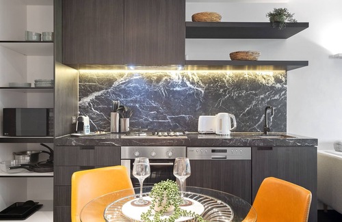 North Melbourne Apartment | Elegant 1-Bed Apartment with Premium Amenities