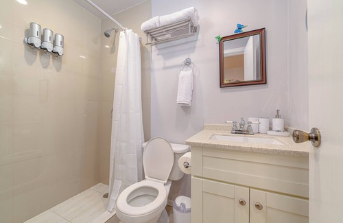 Buckleys Village Apartment | Elegant 1-bedroom apartment with AC and WiFi in Pleasant Buckleys