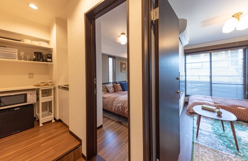 Honmachi Apartment | Elegant 1 BR natural light1stop to Shinjuku 3F/Shibuya-ku Tokyo