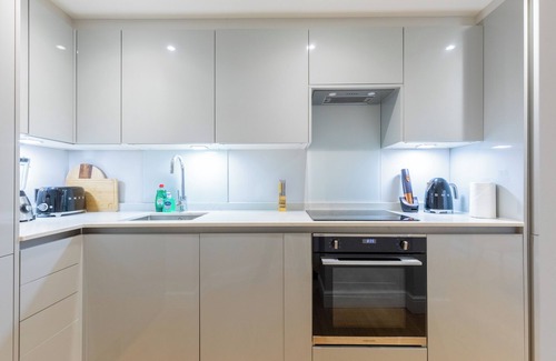 Sands End Apartment | Elegant 1BD Hidden Gem w/Private Patio — Fulham!