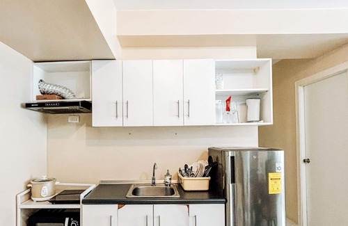 Mandurriao Condo | Elegant 2 Bedrooms With Pool View