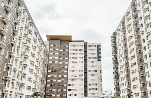 Mandurriao Condo | Elegant 2 Bedrooms With Pool View