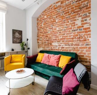 Stare Miasto Apartment | Elegant 2BR, Amazing Old Town Views, Plac Solny Walk to Rynek! Amenities