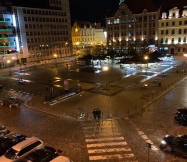 Stare Miasto Apartment | Elegant 2BR, Amazing Old Town Views, Plac Solny Walk to Rynek! Amenities